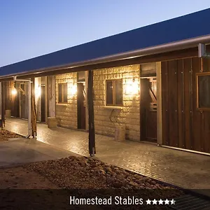 kinnon-co-outback-accommodation.queenslandhotels.net/